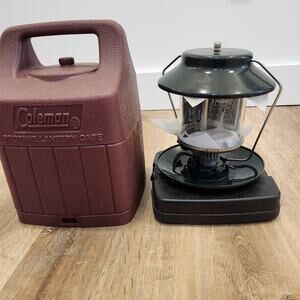 New Coleman 2-Mantle Propane Lantern 5152B700 w/ Hard Case, Mantles, Manual